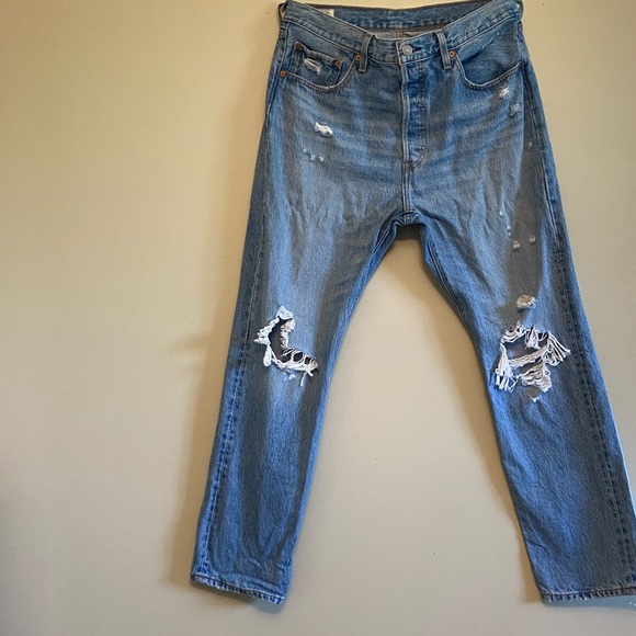 Women’s Levi’s 501 - Picture 1 of 3